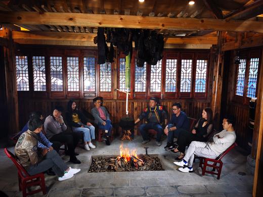 【五一/暑期】东方仙本那有多美？探秘22℃山水恩施～亲子6日，VIP船入屏山峡谷，走进隐世天坑、古村鹿院坪，做客土家族吊脚楼，专场火塘歌会，西兰卡普非遗体验、换装旅拍…定金锁暑期团早鸟减800！ 商品图5