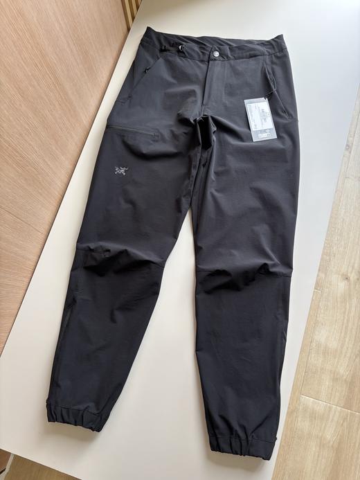点此购买 始祖鸟GAMMA SS23 Tapered Pant女士纯色多用途登山软壳休闲裤 ye 343179 商品图5