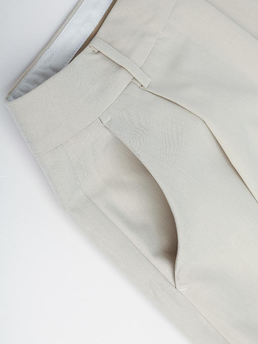 米白色高腰西装短裤女 压褶设计 A 字阔腿裤 通勤显瘦百搭休闲热裤 商品图4