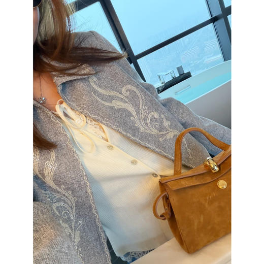 2603403    牛仔 重工绣珠 💙外套 春日必备 商品图10