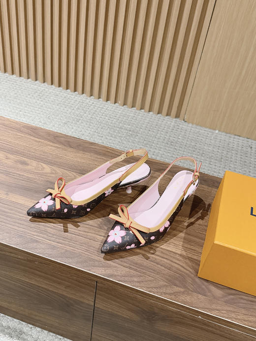 驴家  X TM 村上隆联名老花芭蕾舞鞋蝴蝶结拼色猫跟凉鞋 （DBG） 商品图8