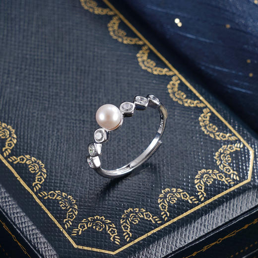 子佩集【涟漪漫语】银S925珍珠惜王妃戒指【R2324】5mm珠双色一字星点2601 商品图1