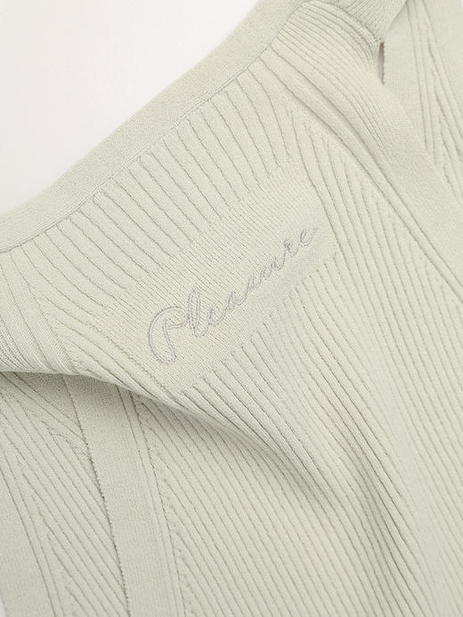 浅灰色 V 领针织吊带背心女 2026 春夏新款修身坑条内搭 显瘦无袖打底上衣 商品图5