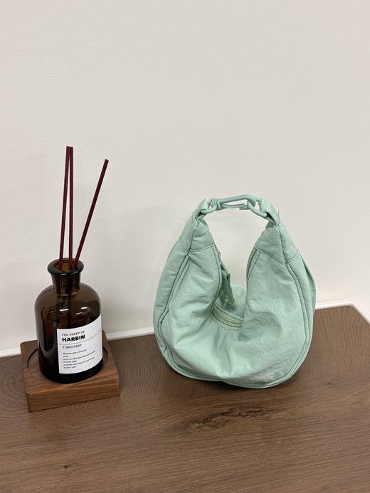 👜这个春夏，拒绝沉重💃【2026年新款U家同款-8色mini三背饺子包】❗️❗️经典永不过时的饺子包又上新啦😍饺子造型太可爱啦！！🔥 🌈一共8色哦~这也太好搭配啦！ 商品图7