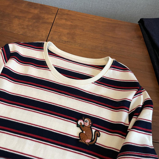 专柜品质！！质感巨出众！2026之家色织长绒棉经典撞色条纹刺绣短袖T恤女款！ 商品图1