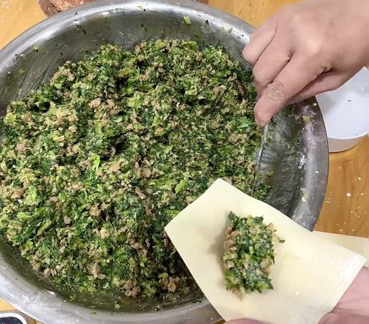 周一取货：【荠菜油渣鲜肉馄饨】一盒10枚，选用新鲜的食材，口感清新，味道鲜美。 商品图10