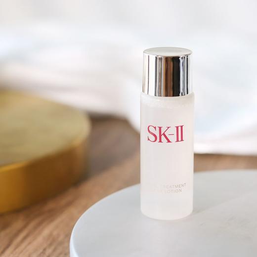 【限时特惠】SK-II 致臻赋能焕采精华霜礼盒 滋润（大红瓶面霜80g+洁面20g+轻盈嫩肤露30ml*5） 商品图5