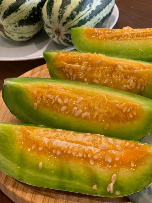 【博洋9号羊角蜜】 蜜瓜界的劳斯莱斯  甜脆多汁   汁水丰盈  香气满棚  酥脆  无渣  可食率99% 无农药种植 新鲜采摘  果园直发 商品图1