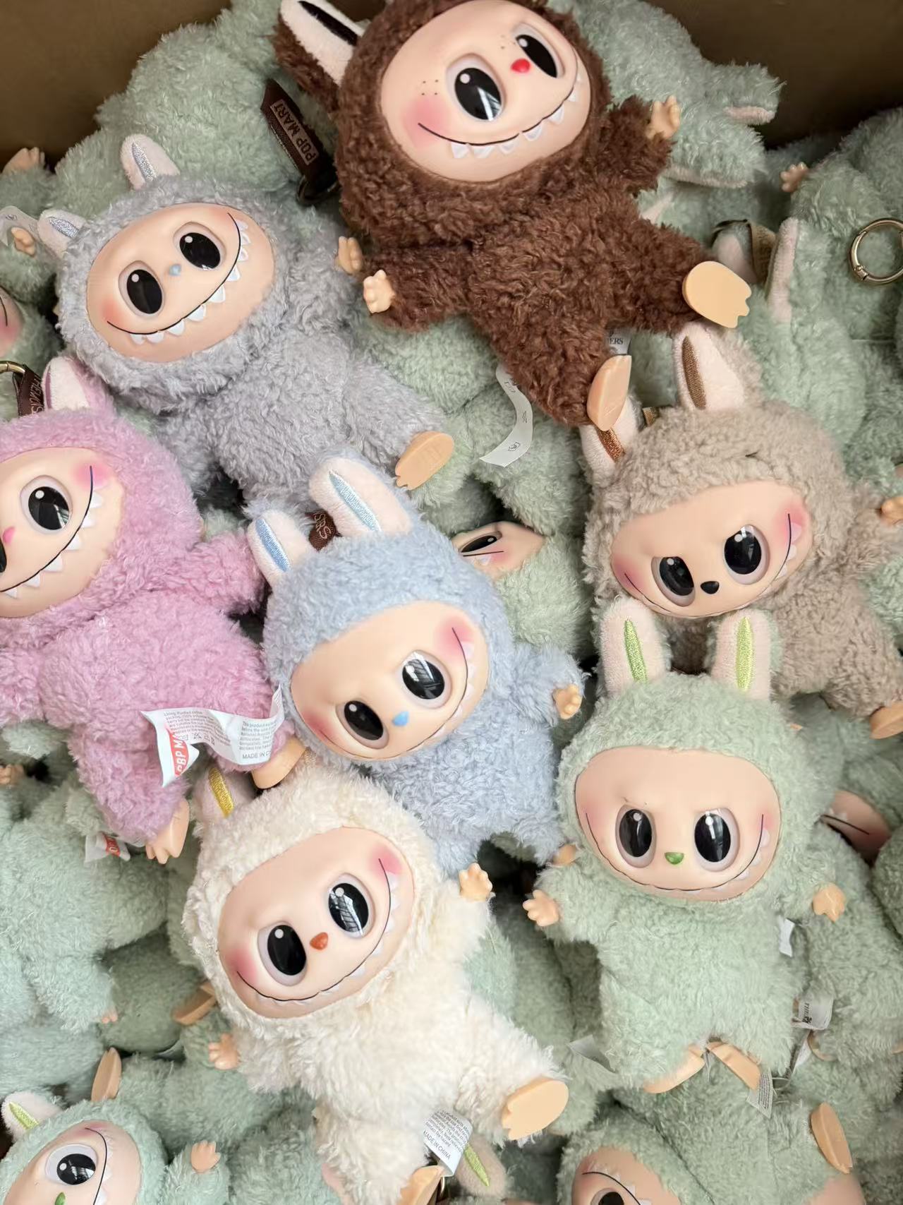 祖国版！当装饰摆件，品质巨好，无包装 THE MONSTERS-心动马卡龙搪胶脸搪胶挂件