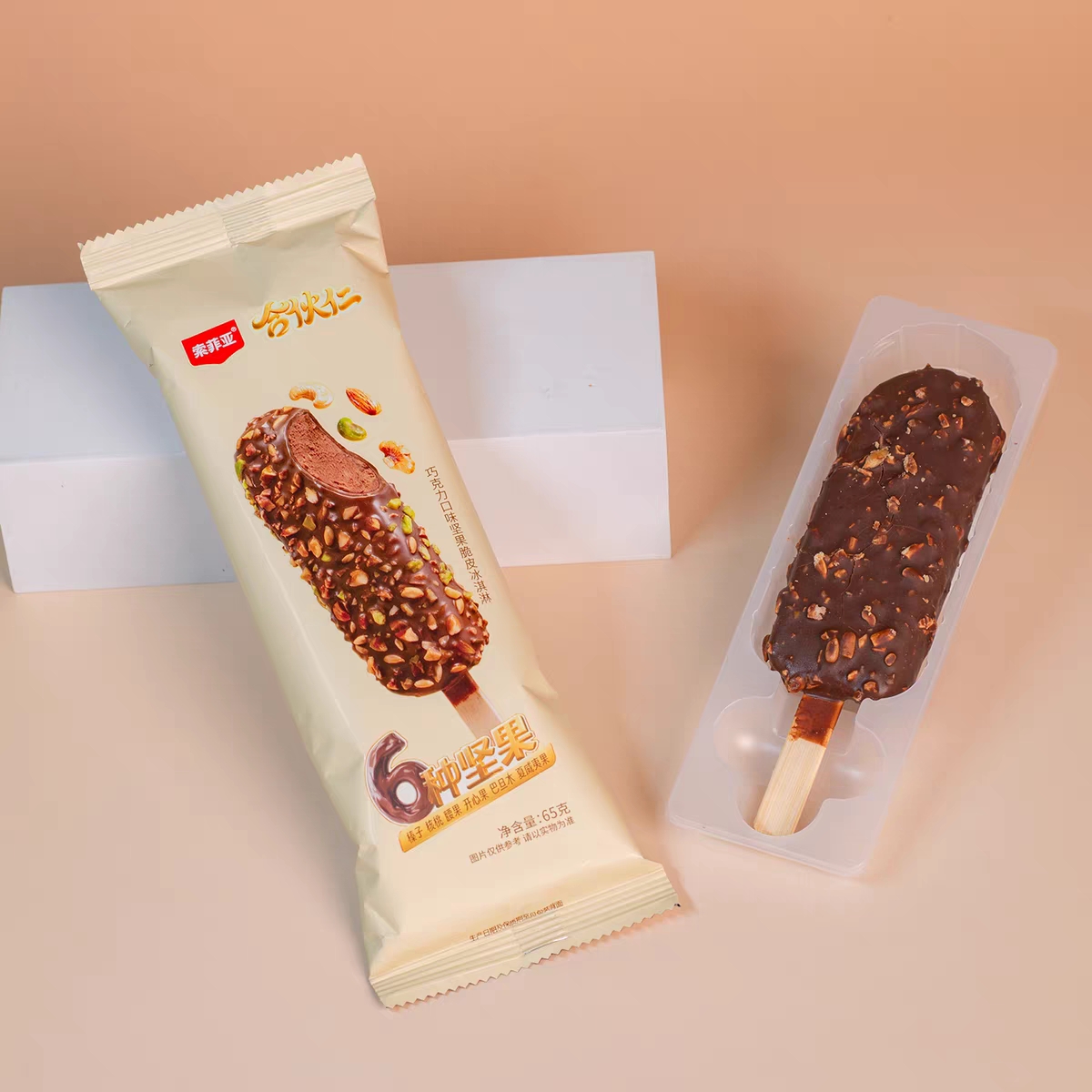 索菲亚合伙仁巧克力口味坚果脆皮冰淇淋65g