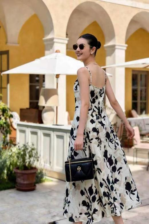 SC2S52_漆黑色_连衣裙_夏季_细肩带吊带收腰 A 字大摆长款_高级女装_BERNIEELEN 伯妮斯茵 商品图2