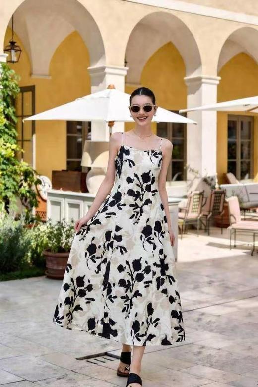 SC2S52_漆黑色_连衣裙_夏季_细肩带吊带收腰 A 字大摆长款_高级女装_BERNIEELEN 伯妮斯茵 商品图1