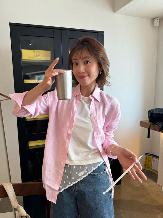 经典版型粉色亚麻衬衫 淡淡的樱花粉 不挑年龄的少女感 100%优质亚麻 吸湿速干 自然褶皱 好打理 宽松H版型 肩线自然垂落 商品图3