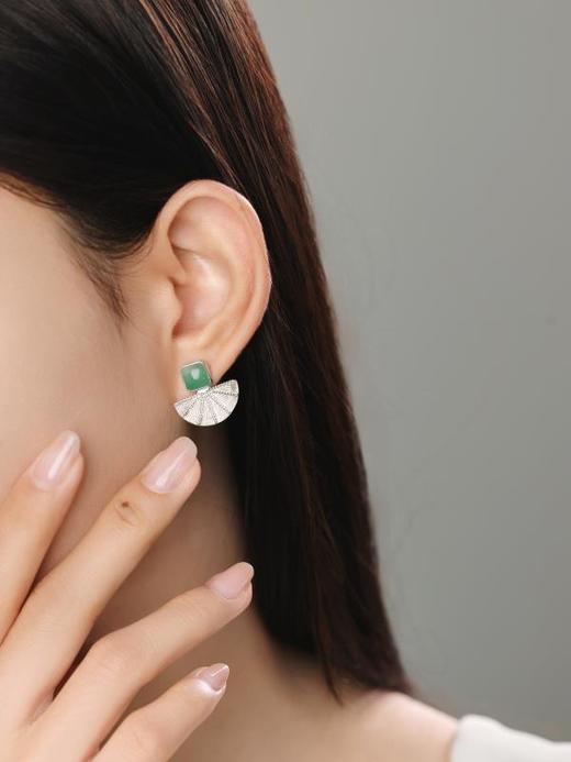 IIPO宜珠宜宝原创「扇韵」系列非洲翠耳环925银镀金(礼盒装) 商品图3