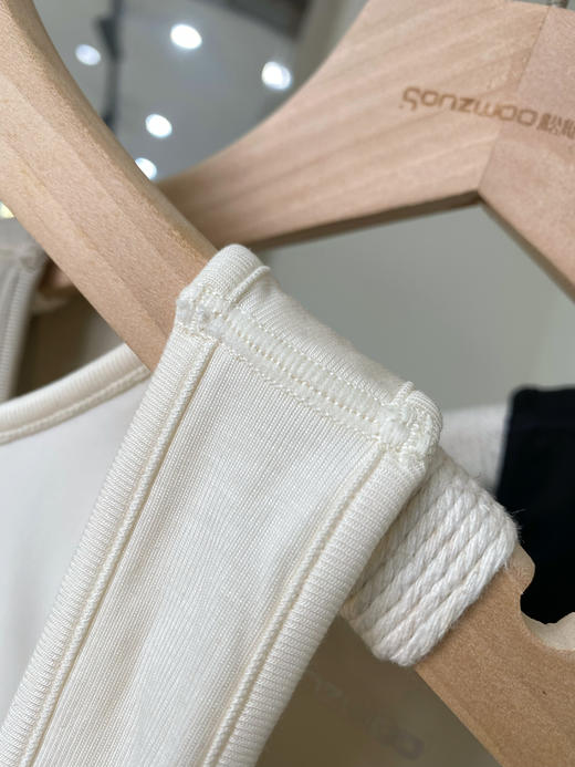 松植屋简悦生物基宽肩带背心—自带杯垫 一体式固定杯垫 宽肩带 完美遮副乳 商品图5