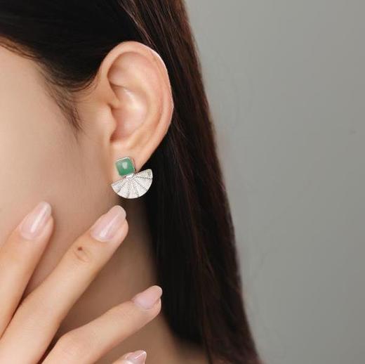 IIPO宜珠宜宝原创「扇韵」系列非洲翠耳环925银镀金(礼盒装) 商品图0