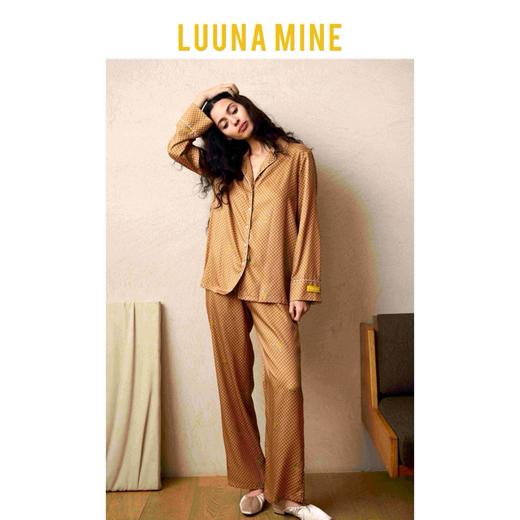 月亮宝藏LUUNAMINE 进口兰精天丝缎原创印花设计师长袖家居服套装 商品图1