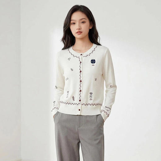 「自」全新升级【铂金会员321/天猫429/差价108】(13908)洛诗琳复古文艺风撞色刺绣开衫2026春季新款圆领针织外套女 商品图3