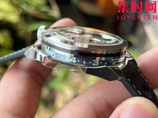 K1新款MB&F MAD1S系列 战斧摆陀 紫 / 蓝——侧向读时 + 大摆陀“暴走旋转”的现象级机械玩具 男士腕表 表径42mm 商品图8