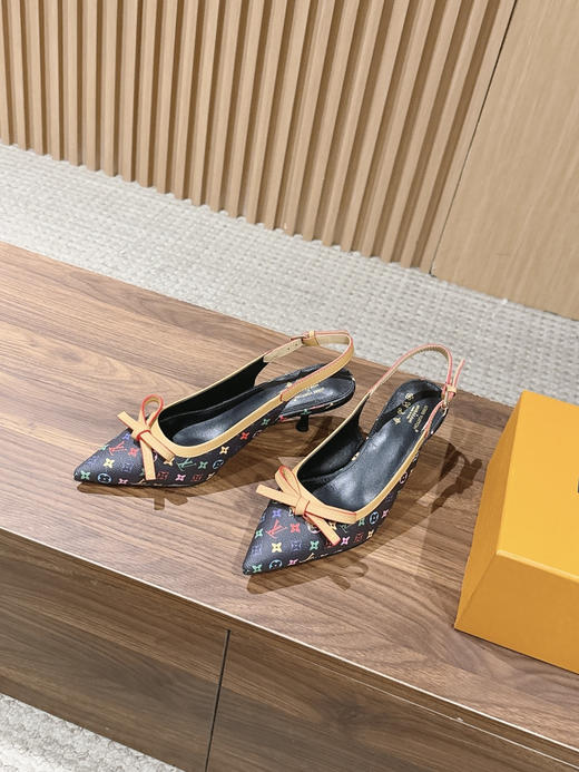 驴家  X TM 村上隆联名老花芭蕾舞鞋蝴蝶结拼色猫跟凉鞋 （DBG） 商品图2