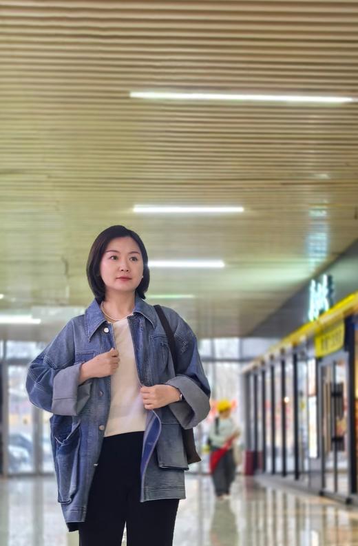 设计风阔版牛仔外套 商品图1