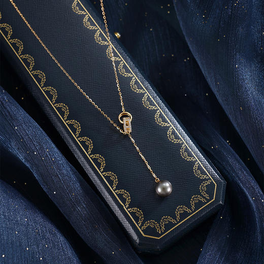 子佩集【幻夜篇章】银S925珍珠惜王妃套链【YL0116B】8.5mm珠镀金黑珠双环吊球2601 商品图1