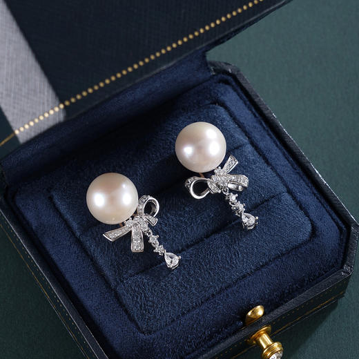 子佩集【纯白情结】银S925珍珠惜王妃耳钉【MLEH033】12mm珠蝴蝶结2601 商品图0