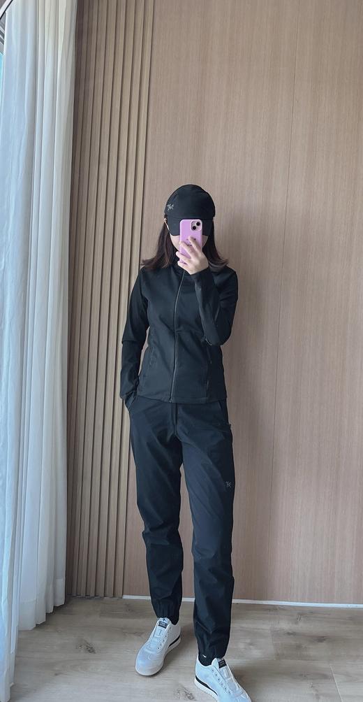 点此购买 始祖鸟GAMMA SS23 Tapered Pant女士纯色多用途登山软壳休闲裤 ye 343179 商品图4
