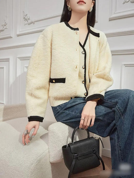 Celine 鲶鱼 nano 黑金 十字纹牛皮 斜挎包 商品图3