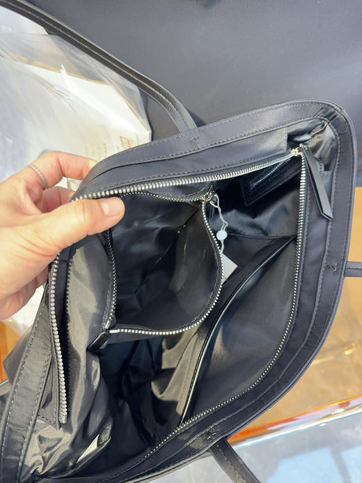 tory尼龙托特包，带子真皮 中号 大号（尺寸在链接最后图） 商品图4