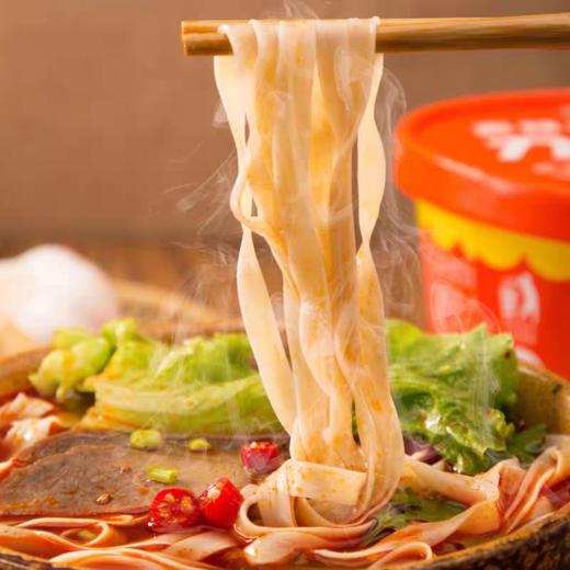 神宫香辣牛肉刀削面非油炸方便面挂面拌面速食整箱12桶泡面宽面 商品图0