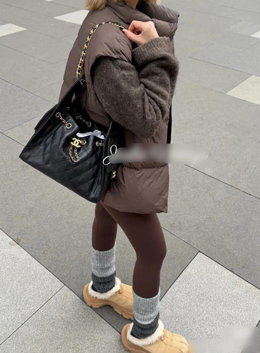 chanel 25bag 小号 黑金 荔枝纹牛皮 芯片款 商品图3