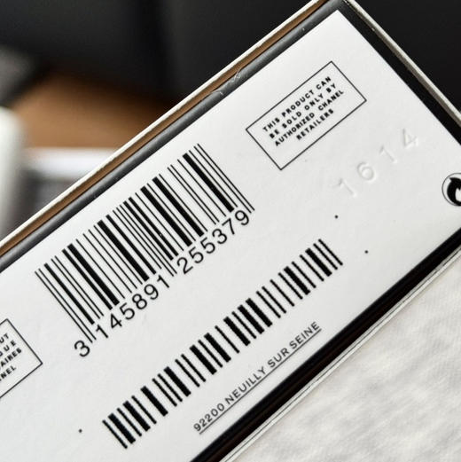 香奈儿五号。 红色5号浓香。 黄色5号淡香。自己备注 商品图8