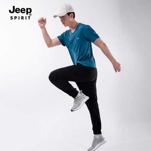 男女同款 【JEEP SPIRIT冰丝三件套9807款】高弹透气 薄款冰丝速干透气短袖+短裤+长裤休闲运动三件套  长裤可选束脚/直筒 商品图6