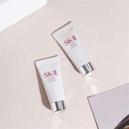 【限时特惠】SK-II 致臻赋能焕采精华霜礼盒 滋润（大红瓶面霜80g+洁面20g+轻盈嫩肤露30ml*5） 商品图7