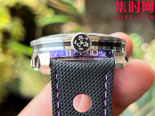 K1新款MB&F MAD1S系列 战斧摆陀 紫 / 蓝——侧向读时 + 大摆陀“暴走旋转”的现象级机械玩具 男士腕表 表径42mm 商品图9