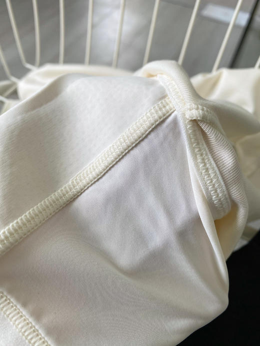 松植屋简悦生物基吊带背心—自带杯垫 一体式固定杯垫 可调节肩带 商品图5