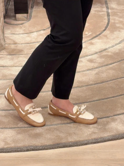 Roger Vivier 罗杰维维亚26新品  皮革乐福船鞋（DBG） 商品图6