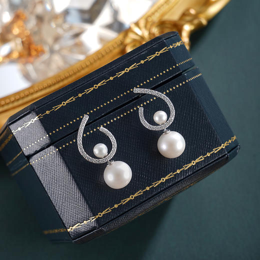 子佩集【潮汐物语】银S925珍珠惜王妃耳钉【MLEH027】9.5mm大珠半环吊球2601 商品图0