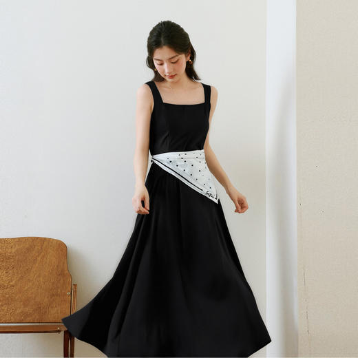 【商场同款】诗凡黎赫本风小黑裙2025夏新款吊带连衣裙3G4590891 商品图2
