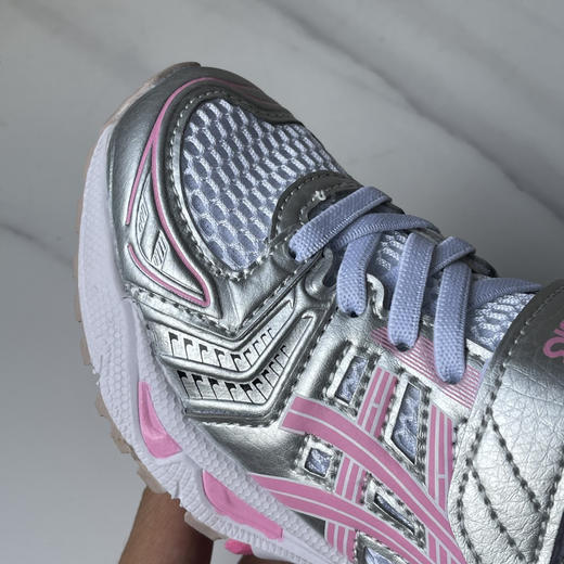 童鞋~【纯原版本】亚瑟士 Gel-Kayano K14  魔术贴儿童机能跑鞋  网眼透气不闷脚，魔术贴设计好穿脱 缓震中底+稳定支撑，跑跳都安心 校园、户外都能轻松hold住 商品图3