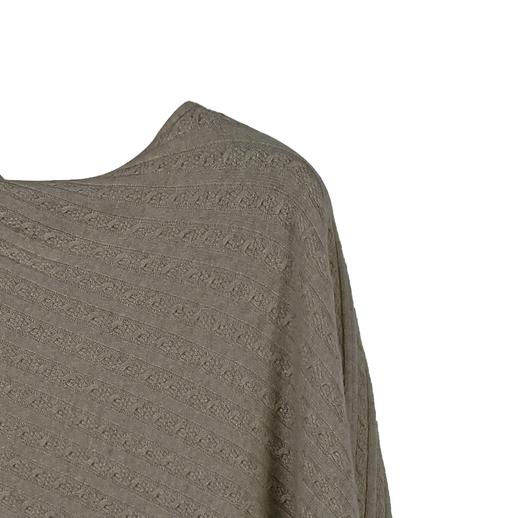 ESPRESSO山羊绒绞花披肩 柔软轻盈贴合肌肤，自然绞花纹理尽显优雅气质，高品质羊绒材质带来极致舒适体验，轻松搭配日常与自然风格。FWF106002V 商品图4