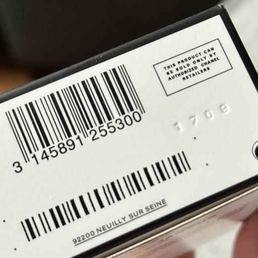 香奈儿五号。 红色5号浓香。 黄色5号淡香。自己备注 商品图9