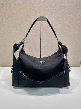 Prada Explore Re-Nylon与皮革手袋 探索包 （LZ）