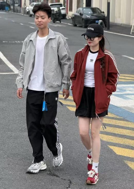 Jennie同款”⁥三叶草阿迪长袖T恤 商品图13