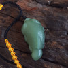 【天然正品】天然细腻沙枣青油润度佳过光无结构锦鲤造型（年年有余）和田玉吊坠项链37.7*20.0*13.1MM（皆取最大值）170126NJS71 商品缩略图5