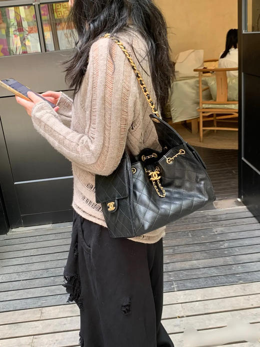 chanel 25bag 小号 黑金 荔枝纹牛皮 芯片款 商品图2
