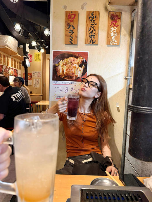 莫代尔莱赛尔天丝复古铆钉短袖T 商品图4