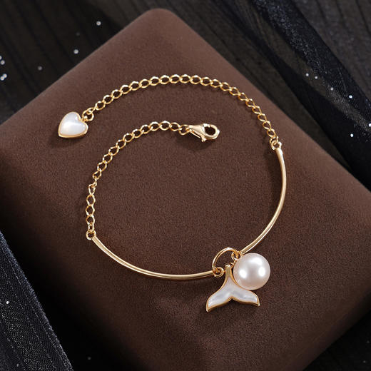 子佩集【珠光鱼尾】银S925珍珠惜王妃手链【MLSL012】8.2mm珠镀金鱼尾爱心2601 商品图0