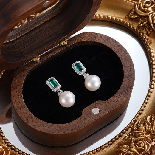 子佩集【凝华倩影】银S925珍珠惜王妃耳钉【EM2956-XF】8.2mm珠绿方块2601 商品图0